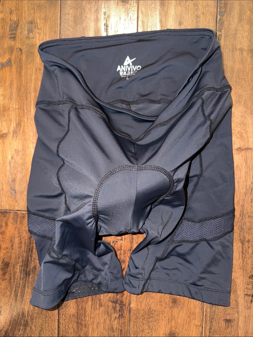 ANIVIVO Padded Cycling Shorts in black